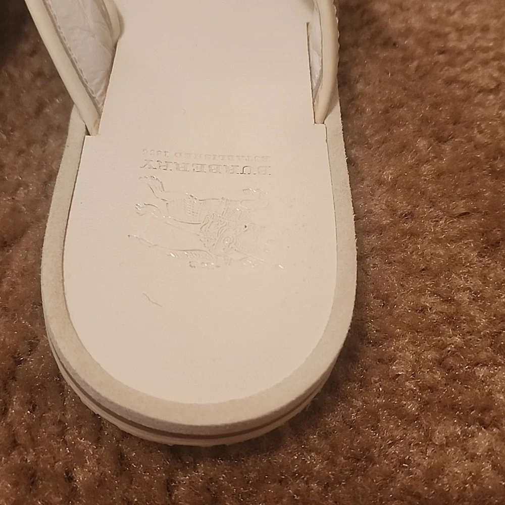 Burberry Classic Sandals - Picture 7 of 16